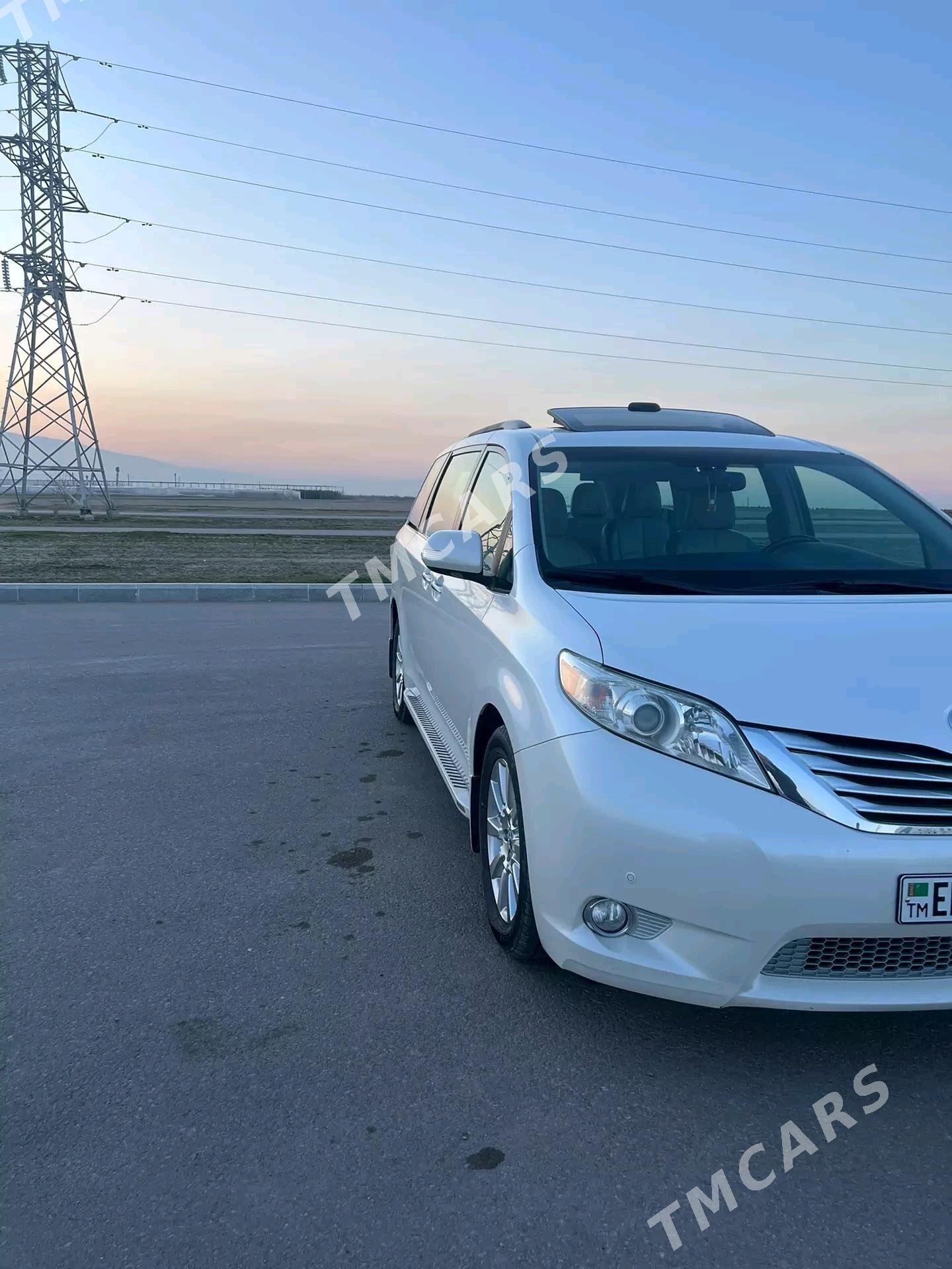 Toyota Sienna 2014 - 390 000 TMT - Aşgabat - img 9