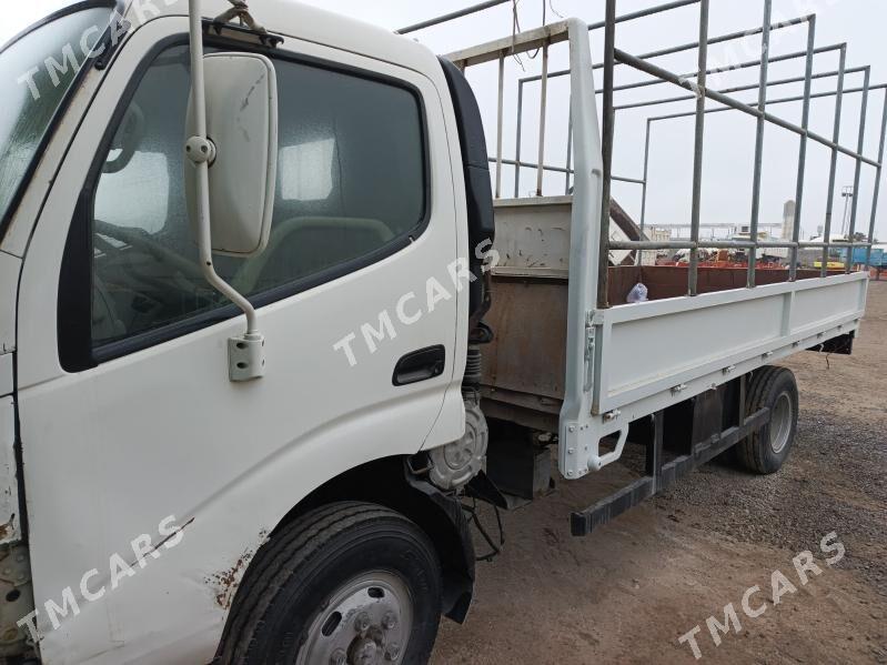 Toyota Hino 2005 - 260 000 TMT - Aşgabat - img 3