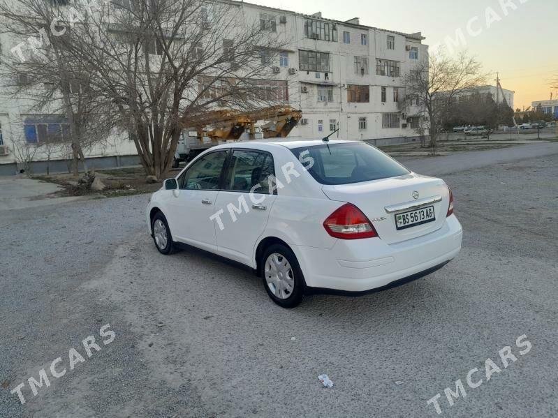 Nissan Versa 2010 - 112 000 TMT - Бузмеин - img 4