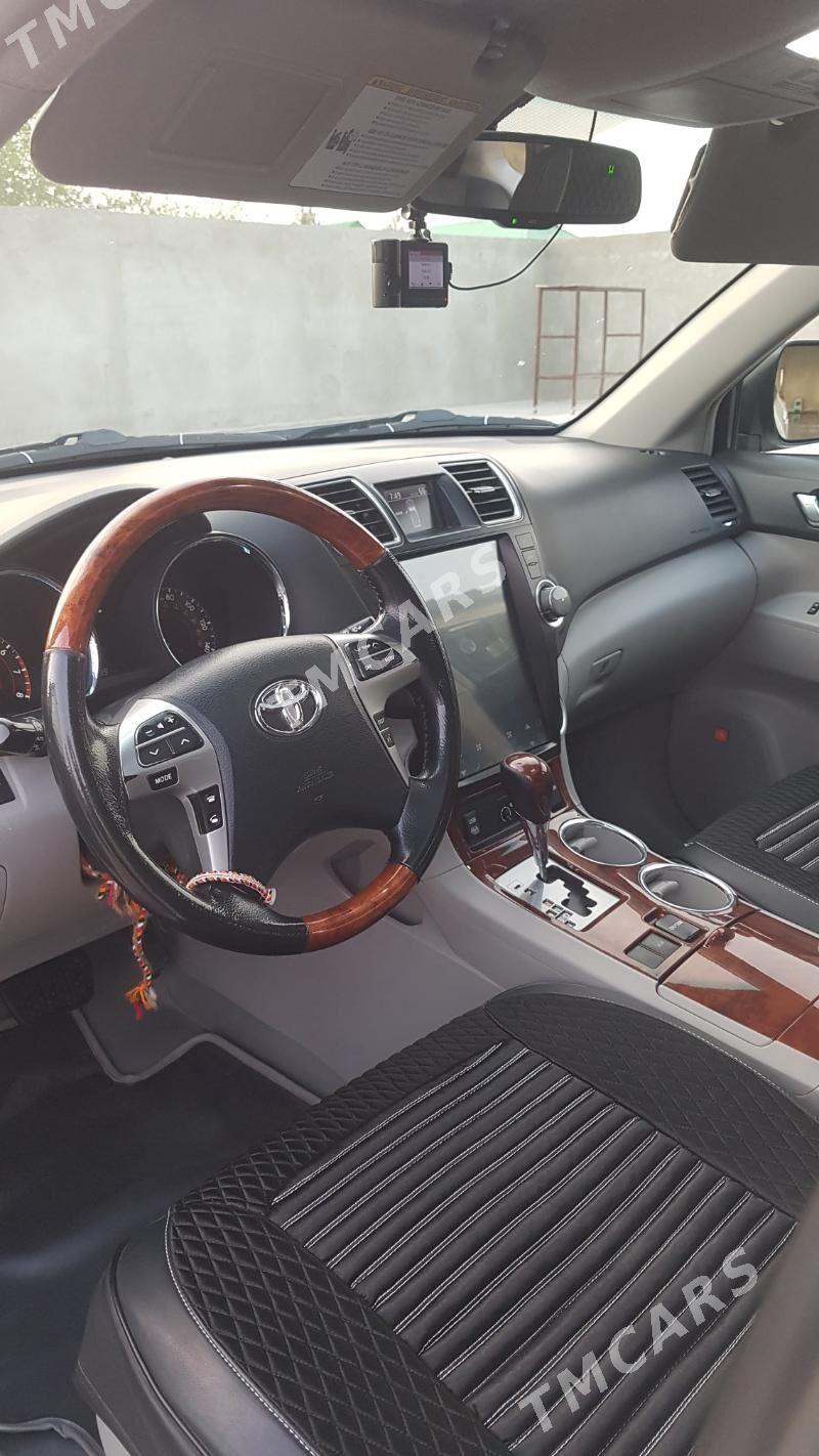 Toyota Highlander 2011 - 330 000 TMT - Ашхабад - img 4