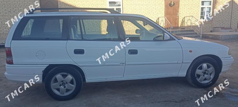 Opel Astra 1995 - 40 000 TMT - Mary - img 3