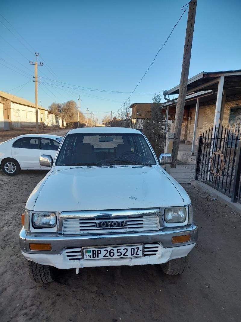 Toyota 4Runner 1991 - 30 000 TMT - Гурбансолтан Едже - img 3