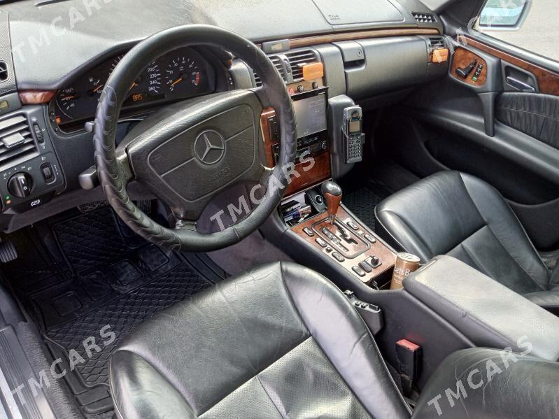 Mercedes-Benz E320 1999 - 130 000 TMT - Mary - img 6