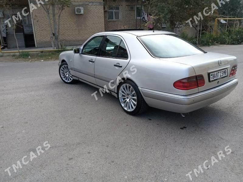 Mercedes-Benz E320 1999 - 130 000 TMT - Mary - img 5