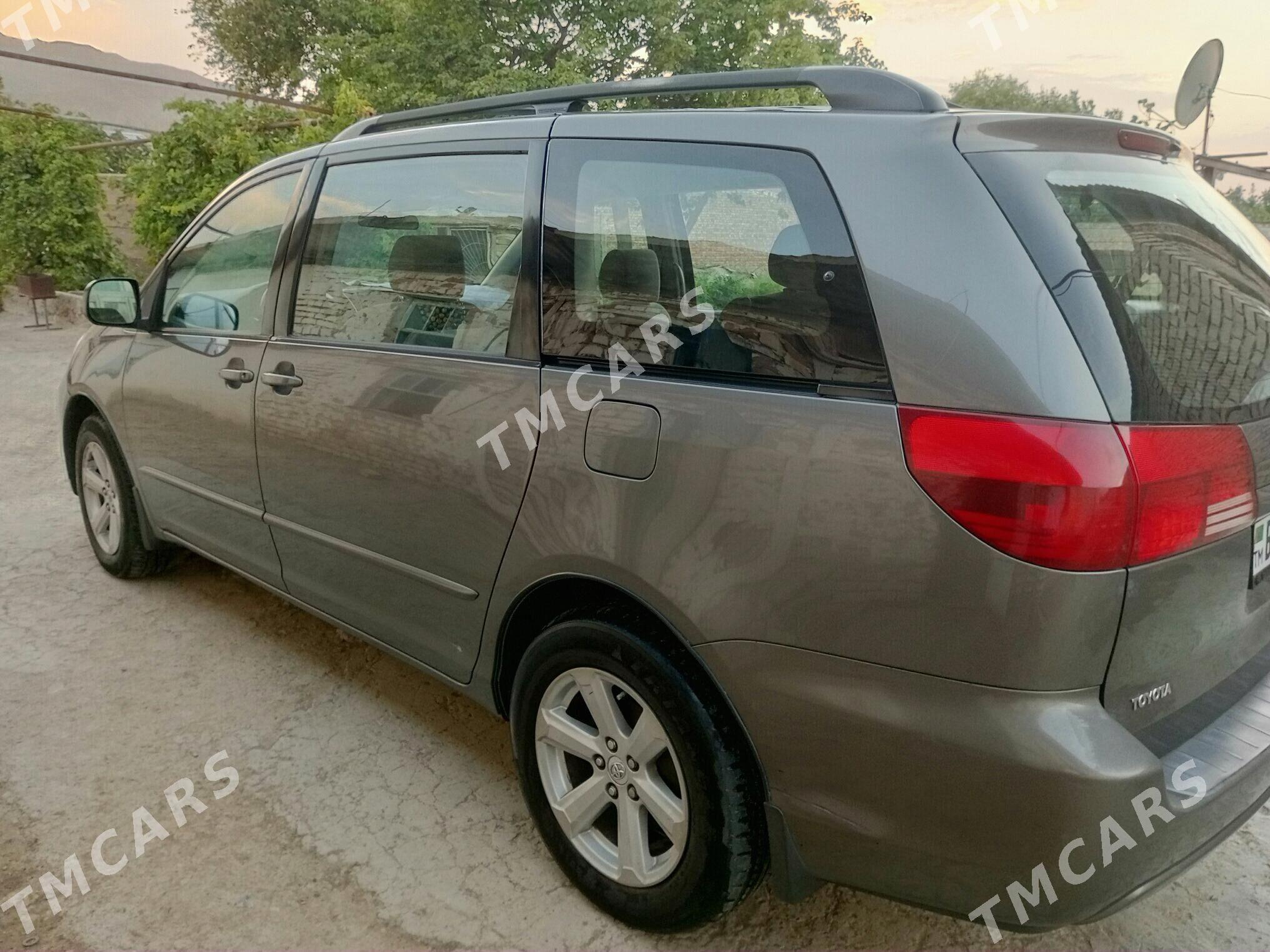 Toyota Sienna 2004 - 200 000 TMT - Берекет - img 2