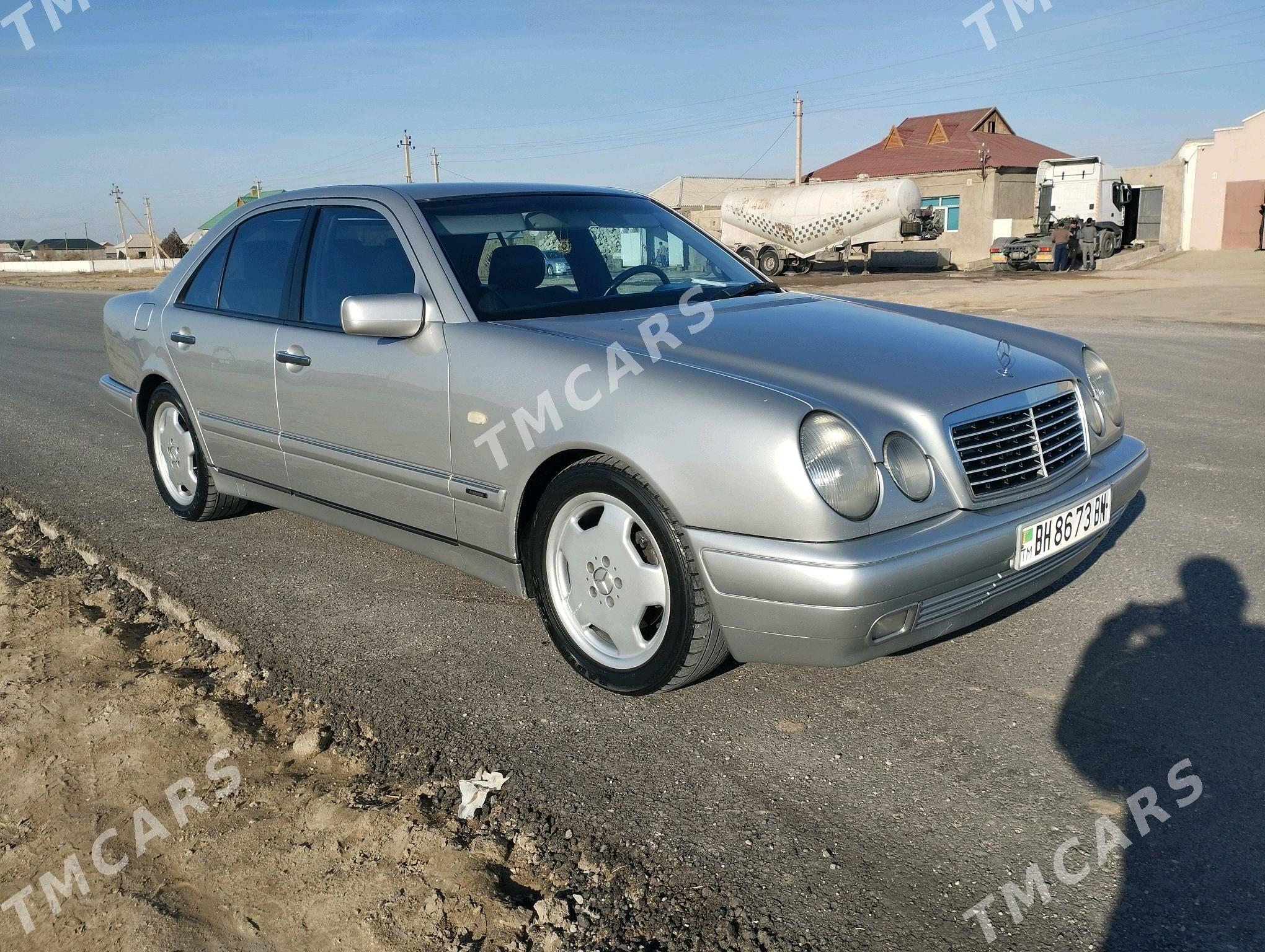 Mercedes-Benz E320 1999 - 120 000 TMT - Balkanabat - img 9