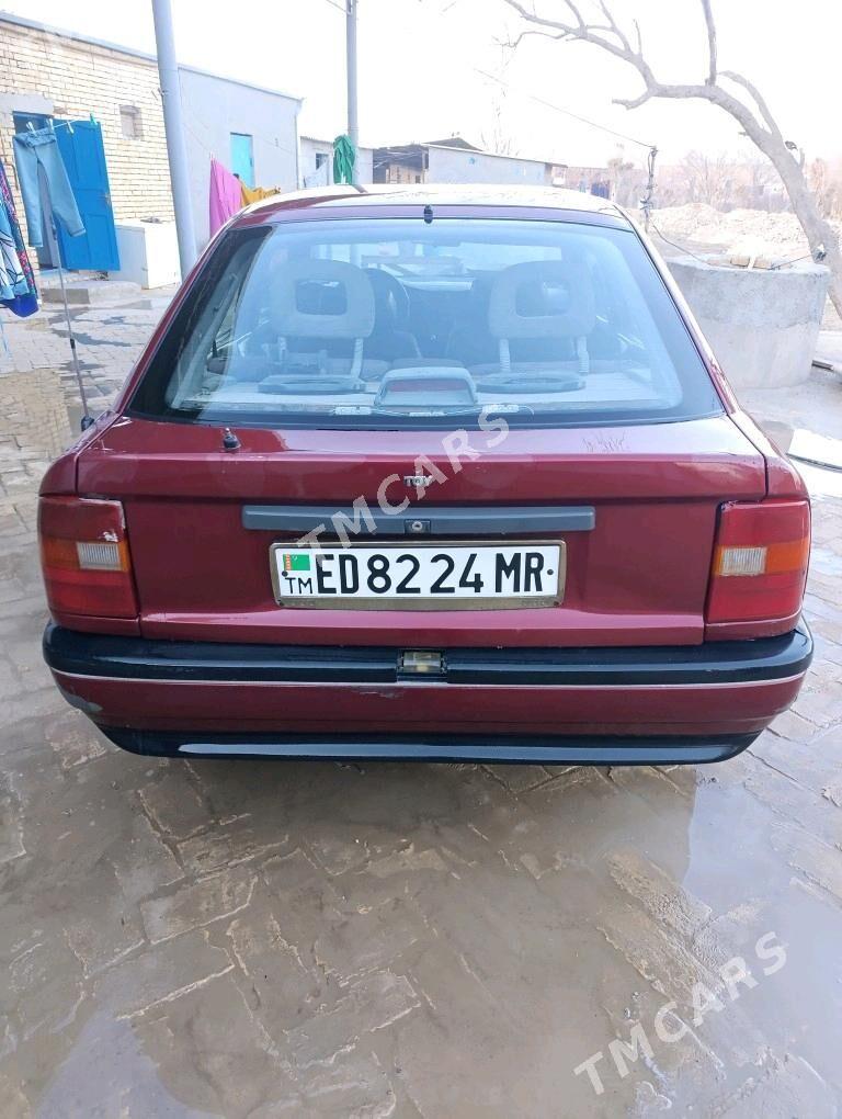 Opel Astra 1991 - 16 000 TMT - Ёлётен - img 2