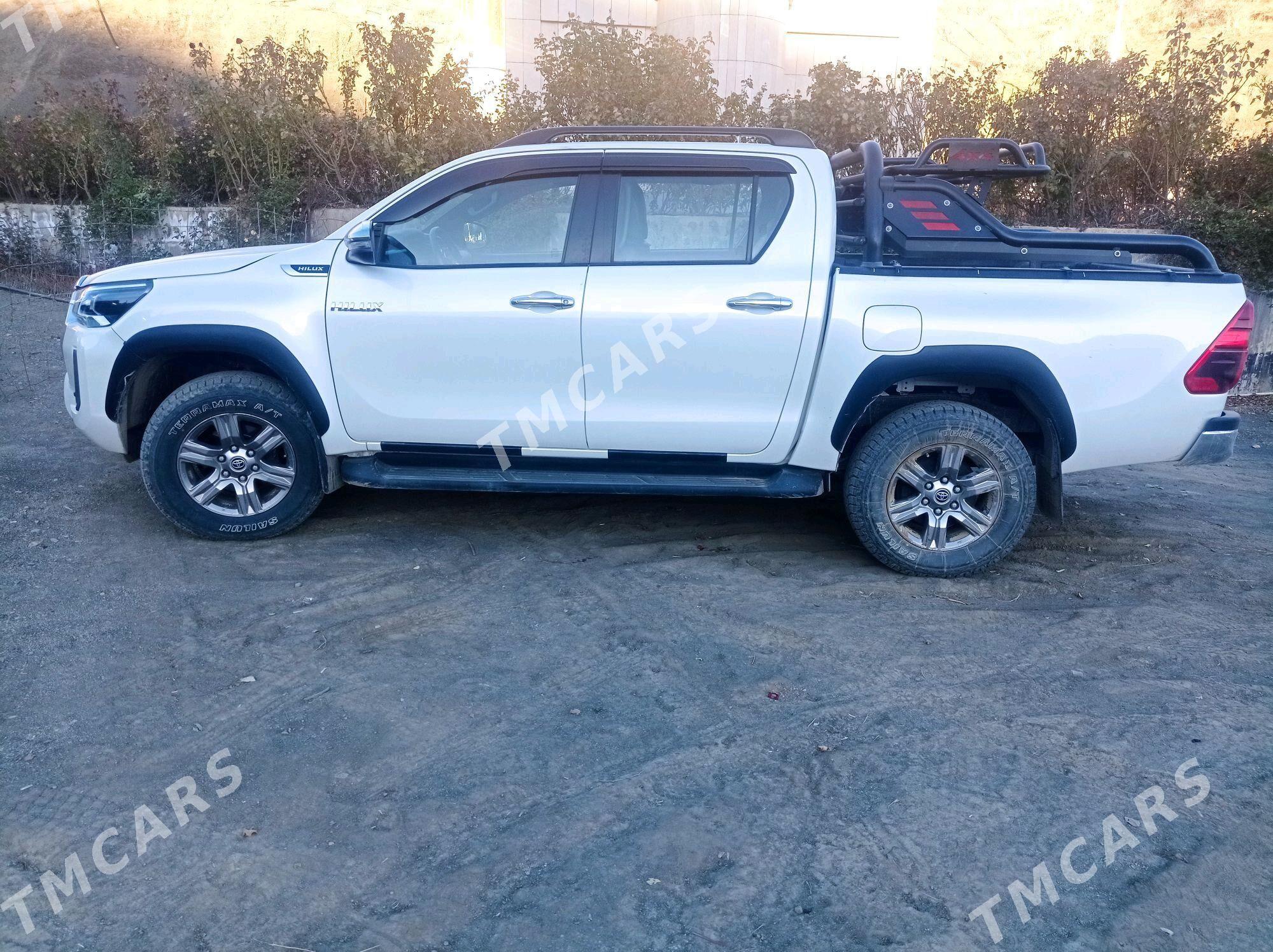 Toyota Hilux 2021 - 580 000 TMT - Magtymguly - img 4