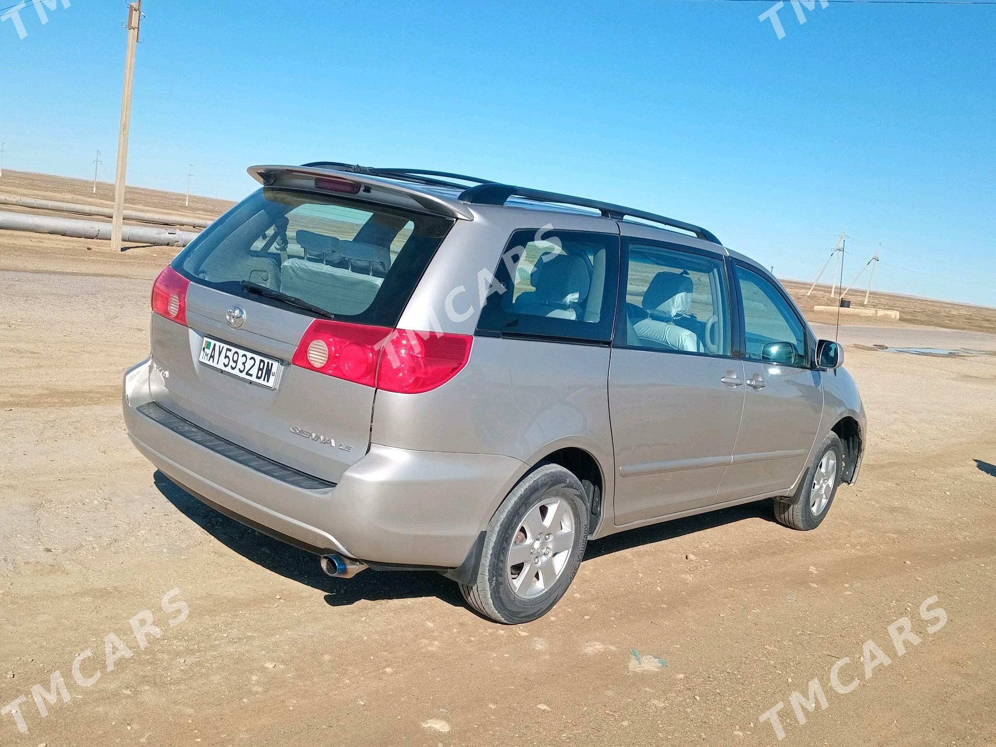 Toyota Sienna 2009 - 220 000 TMT - Эсенгулы - img 5