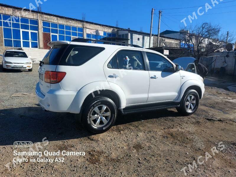 Toyota Fortuner 2006 - 225 000 TMT - Türkmenbaşy - img 4