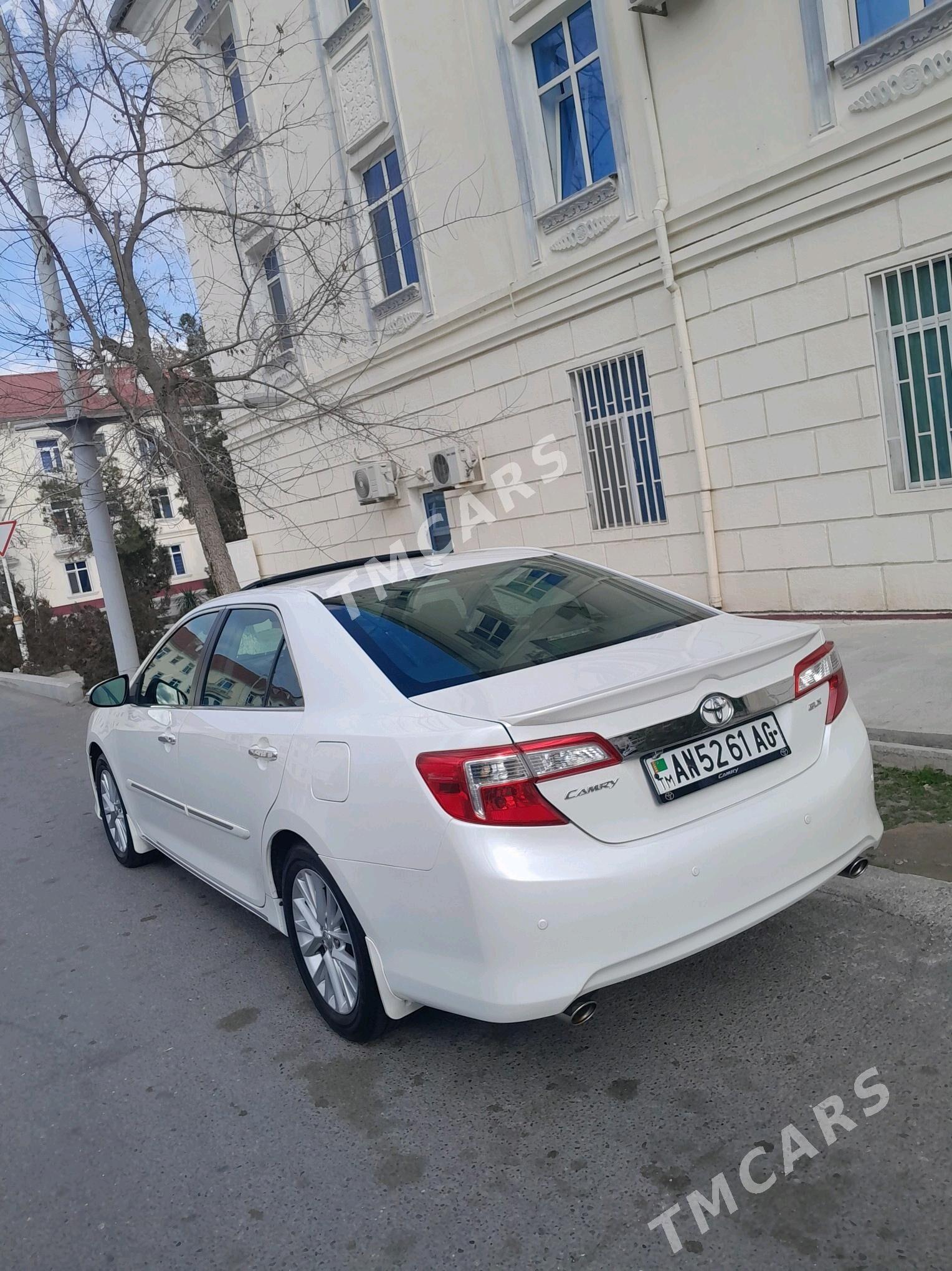 Toyota Camry 2012 - 240 000 TMT - 30 мкр - img 3