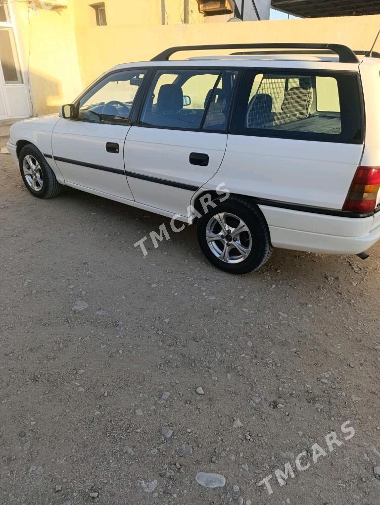 Opel Astra 1997 - 44 000 TMT - Balkanabat - img 2