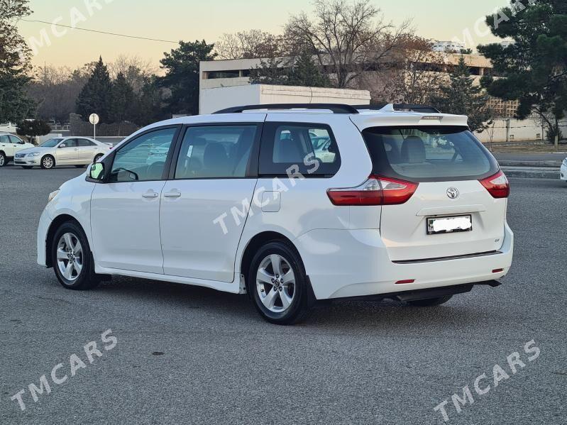 Toyota Sienna 2018 - 355 000 TMT - Ашхабад - img 4