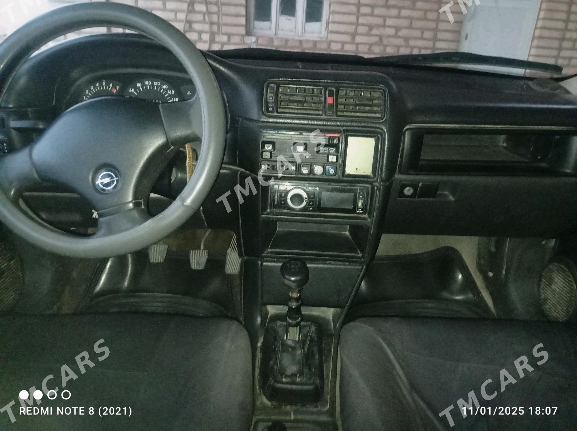 Opel Vectra 1990 - 30 000 TMT - Мургап - img 5