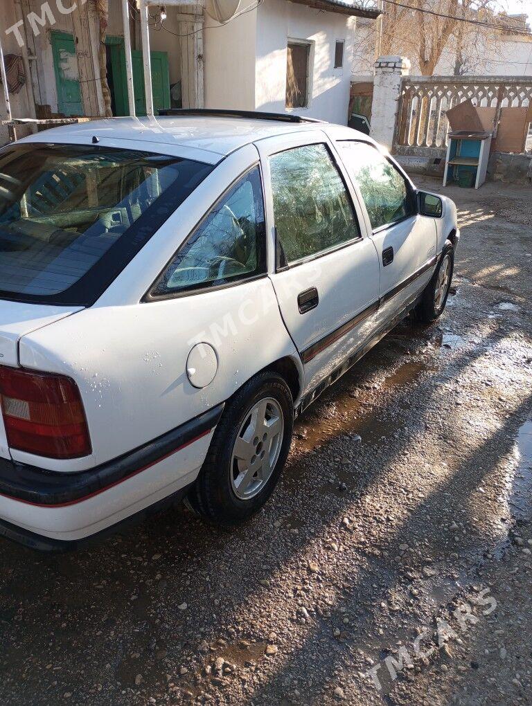 Opel Vectra 1994 - 25 000 TMT - Balkanabat - img 3