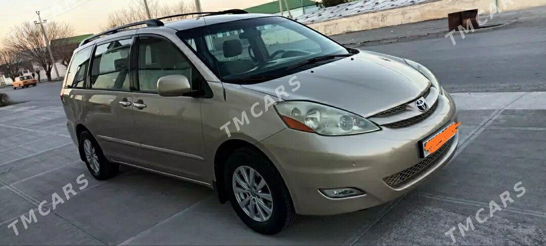 Toyota Sienna 2006 - 190 000 TMT - Бузмеин - img 6