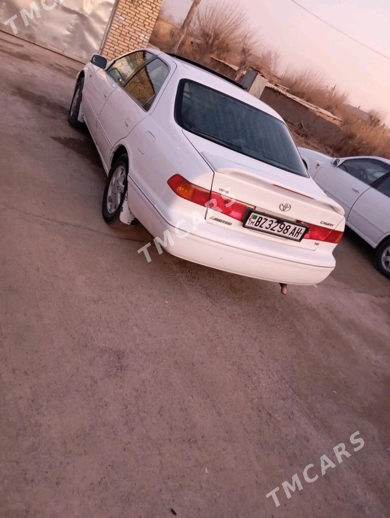 Toyota Camry 1999 - 115 000 TMT - Теджен - img 2