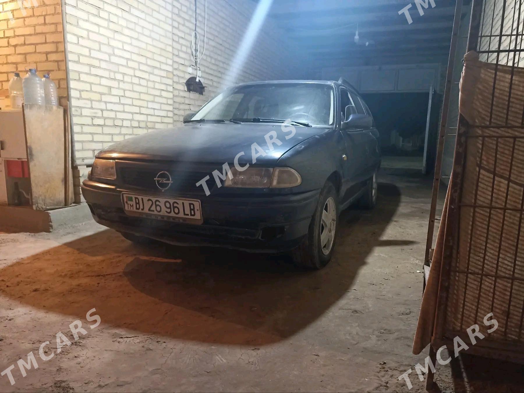 Opel Astra 1996 - 33 000 TMT - Саят - img 7