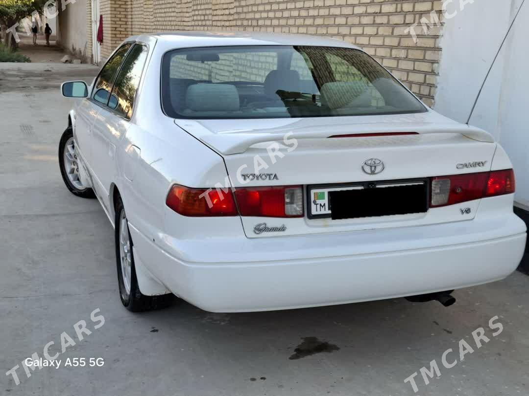 Toyota Camry 2000 - 130 000 TMT - Köneürgenç - img 3