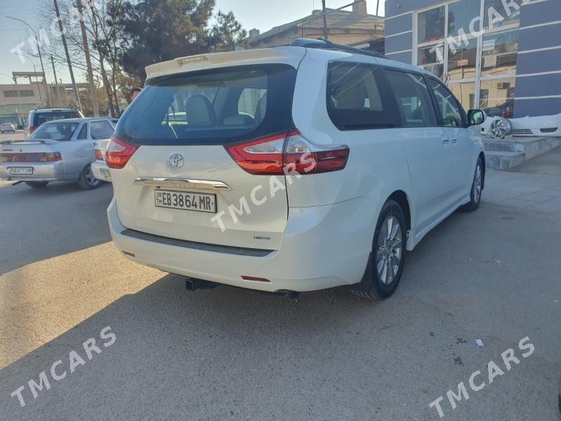 Toyota Sienna 2018 - 380 000 TMT - Байрамали - img 4