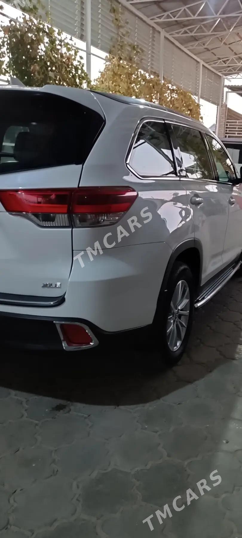 Toyota Highlander 2019 - 440 000 TMT - Теджен - img 4