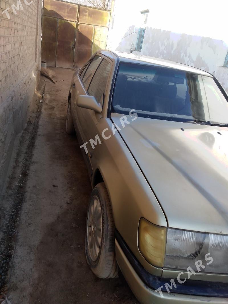 Mercedes-Benz 230E 1985 - 22 000 TMT - Boldumsaz - img 1
