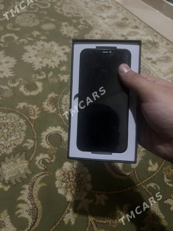 iphone 11 ekeran - Podwoýski köç. (Bitarap Türkmenistan şaýoly) - img 2