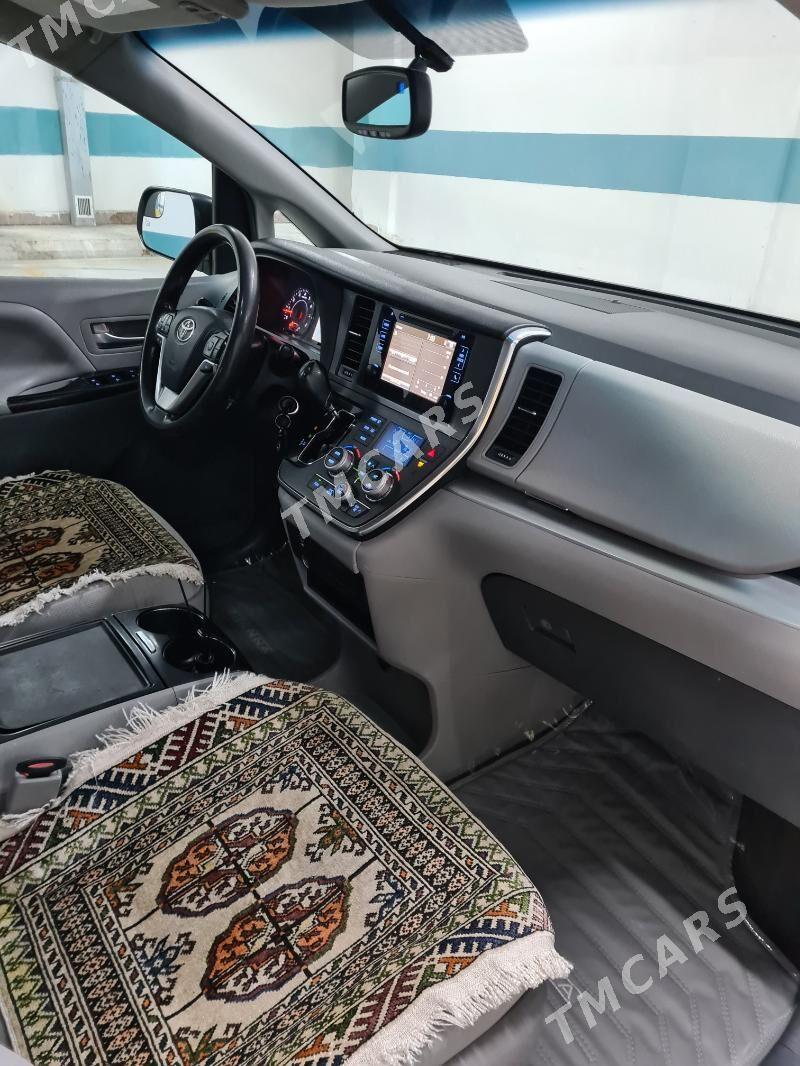 Toyota Sienna 2018 - 345 000 TMT - Aşgabat - img 3