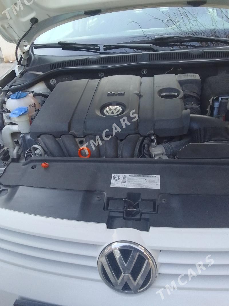 Volkswagen Jetta 2011 - 130 000 TMT - Türkmenbaşy - img 2