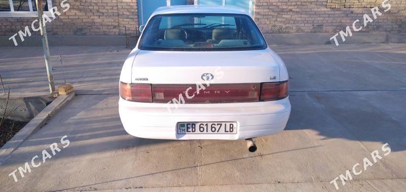 Toyota Camry 1994 - 80 000 TMT - Saýat - img 2