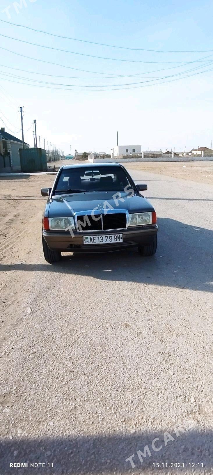 Mercedes-Benz 190E 1991 - 30 000 TMT - Гумдаг - img 2