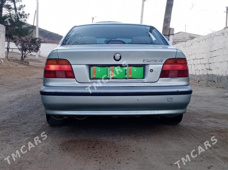 BMW 528 1998 - 85 000 TMT - Türkmenbaşy - img 4