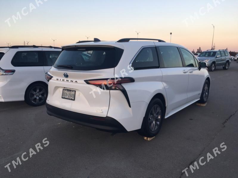 Toyota Sienna 2022 - 610 000 TMT - Чоганлы - img 2