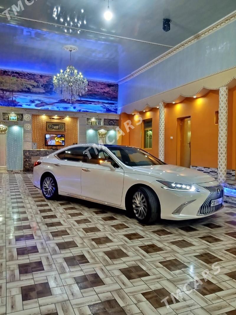 Lexus ES 350 2019 - 740 000 TMT - Büzmeýin - img 3