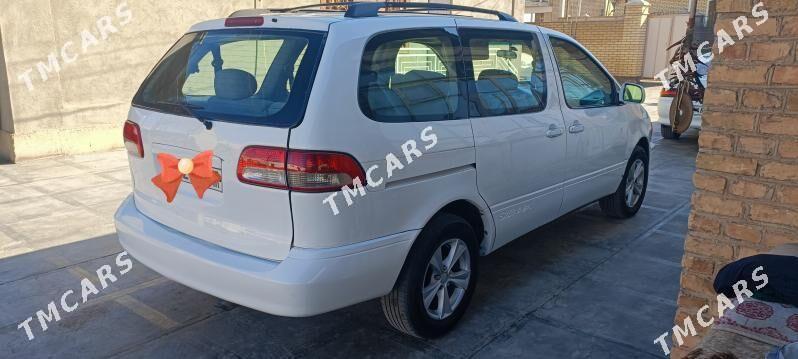 Toyota Sienna 2000 - 126 000 TMT - Мары - img 4