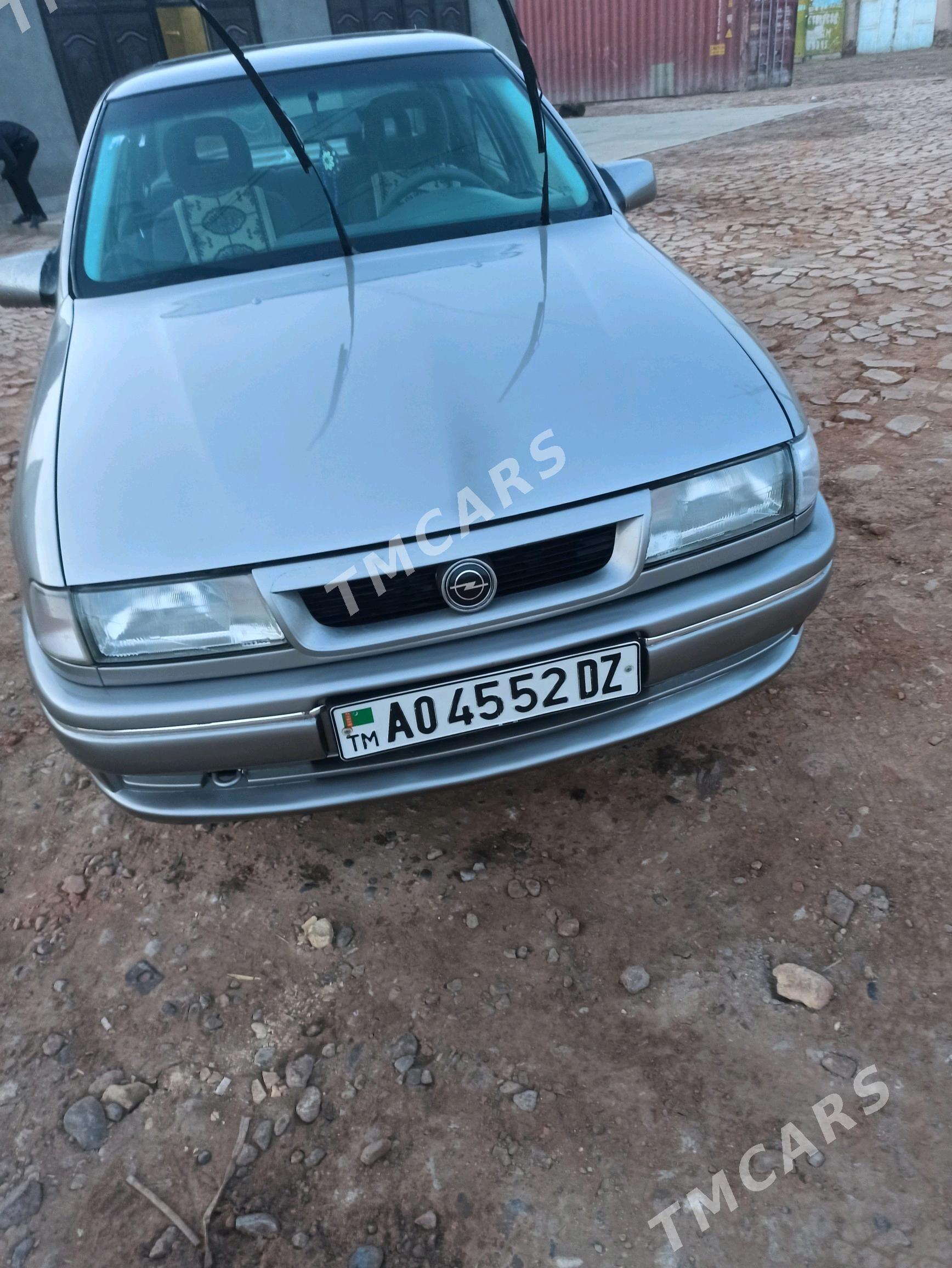 Opel Vectra 1995 - 40 000 TMT - Гурбансолтан Едже - img 3