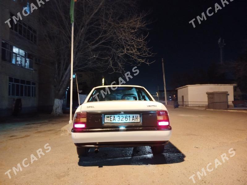 Opel Vectra 1991 - 31 000 TMT - Бузмеин - img 3