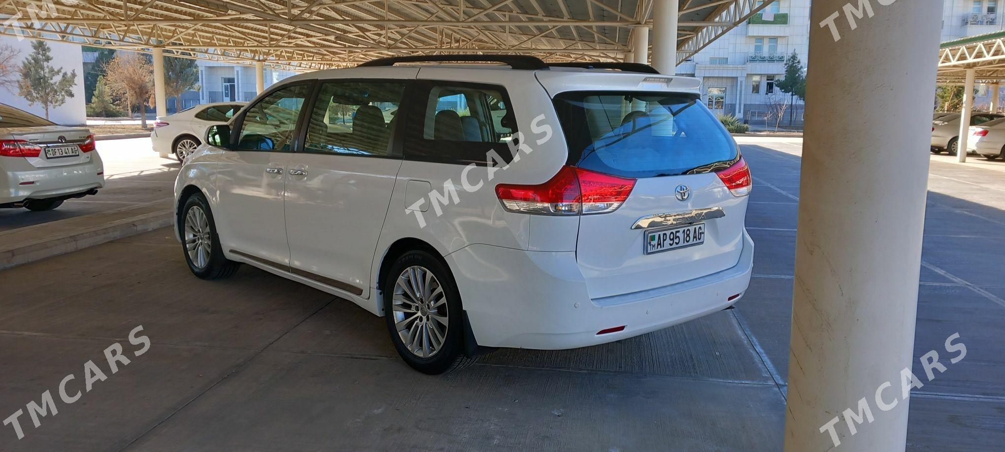 Toyota Sienna 2013 - 245 000 TMT - Aşgabat - img 2