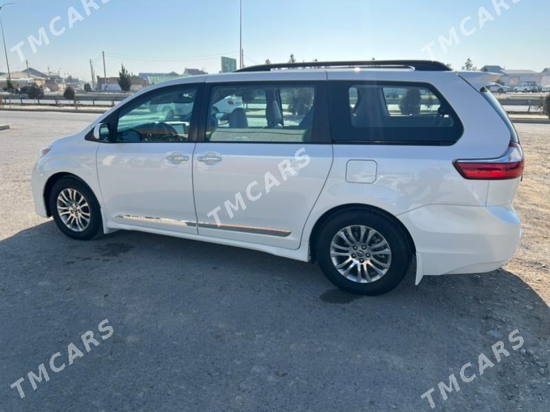 Toyota Sienna 2018 - 485 000 TMT - Мары - img 4