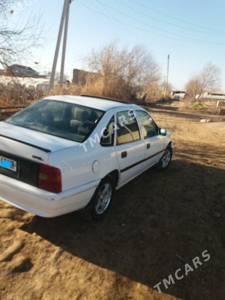 Opel Vectra 1990 - 30 000 TMT - Мургап - img 3