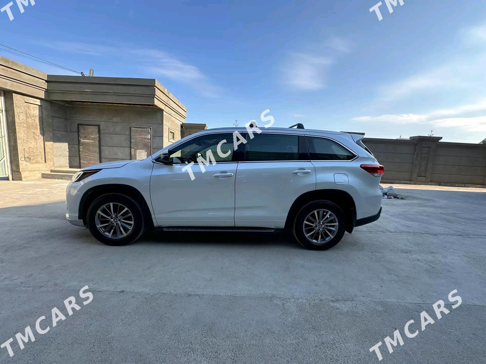 Toyota Highlander 2018 - 460 000 TMT - Мары - img 4