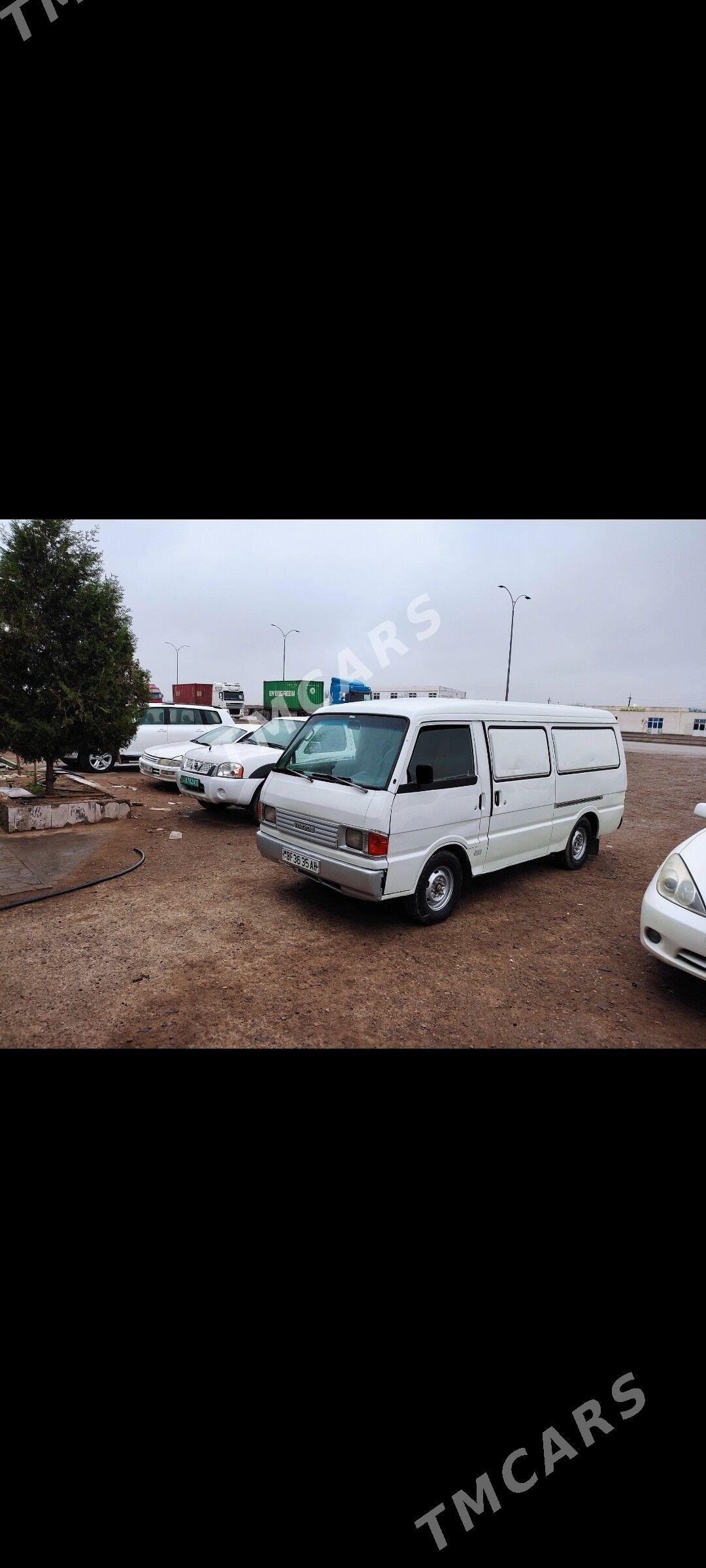 Toyota Hiace 1995 - 40 000 TMT - Теджен - img 2