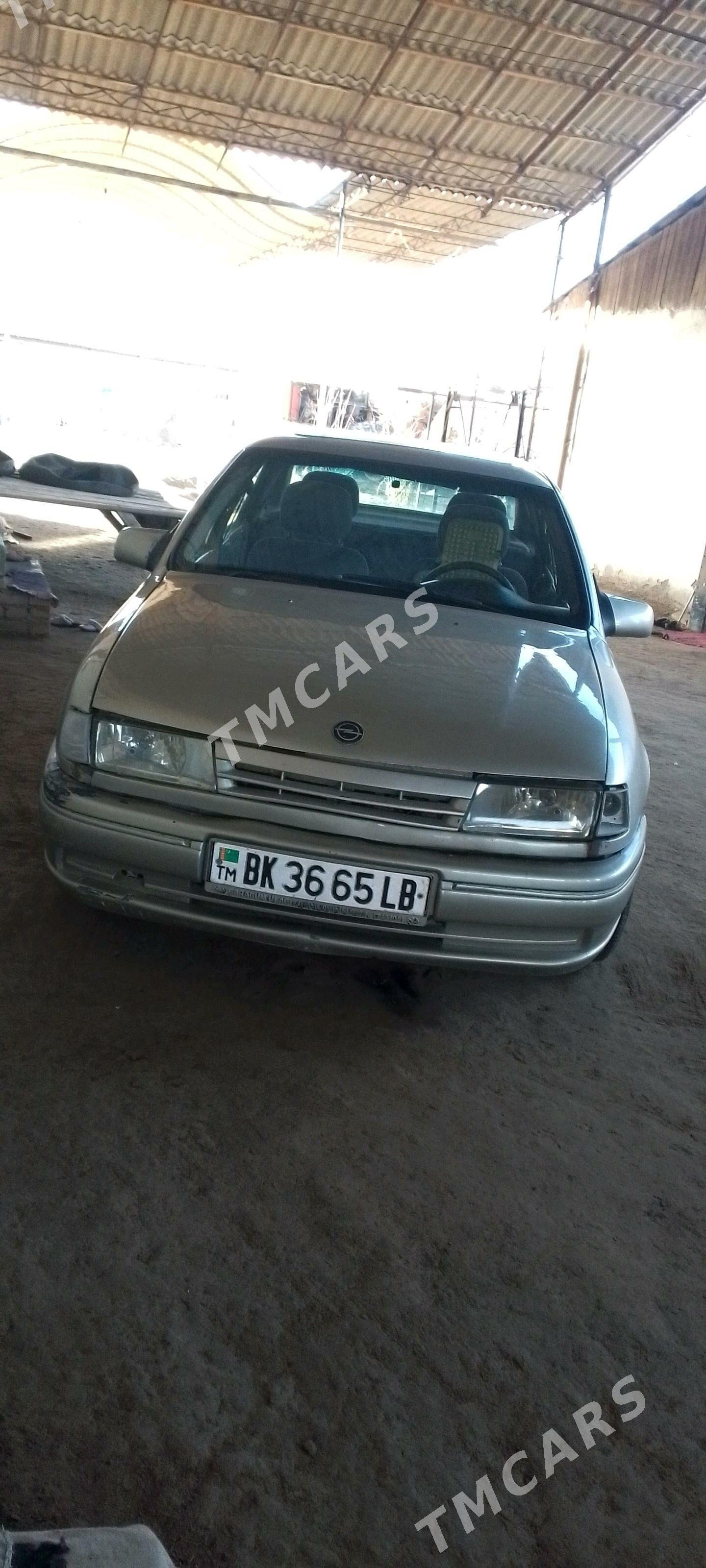 Opel Vectra 1992 - 20 000 TMT - Sakar - img 3