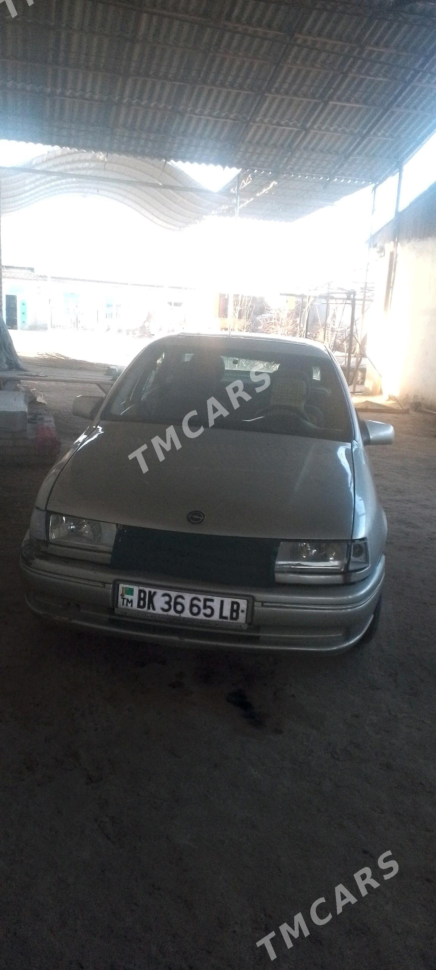 Opel Vectra 1992 - 20 000 TMT - Sakar - img 4