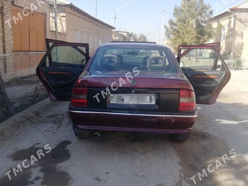 Opel Vectra 1991 - 30 000 TMT - Farap - img 2