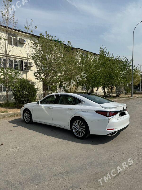 Lexus ES 350 2021 - 610 000 TMT - Podwoýski köç. (Bitarap Türkmenistan şaýoly) - img 4