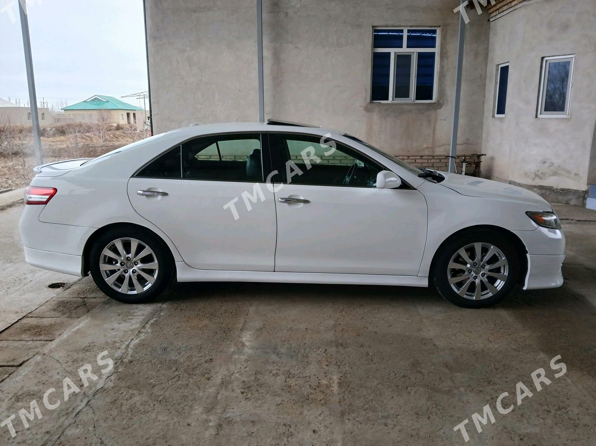 Toyota Camry 2011 - 190 000 TMT - Köneürgenç - img 6