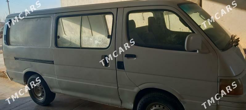 Toyota Hiace 1997 - 100 000 TMT - Мары - img 4