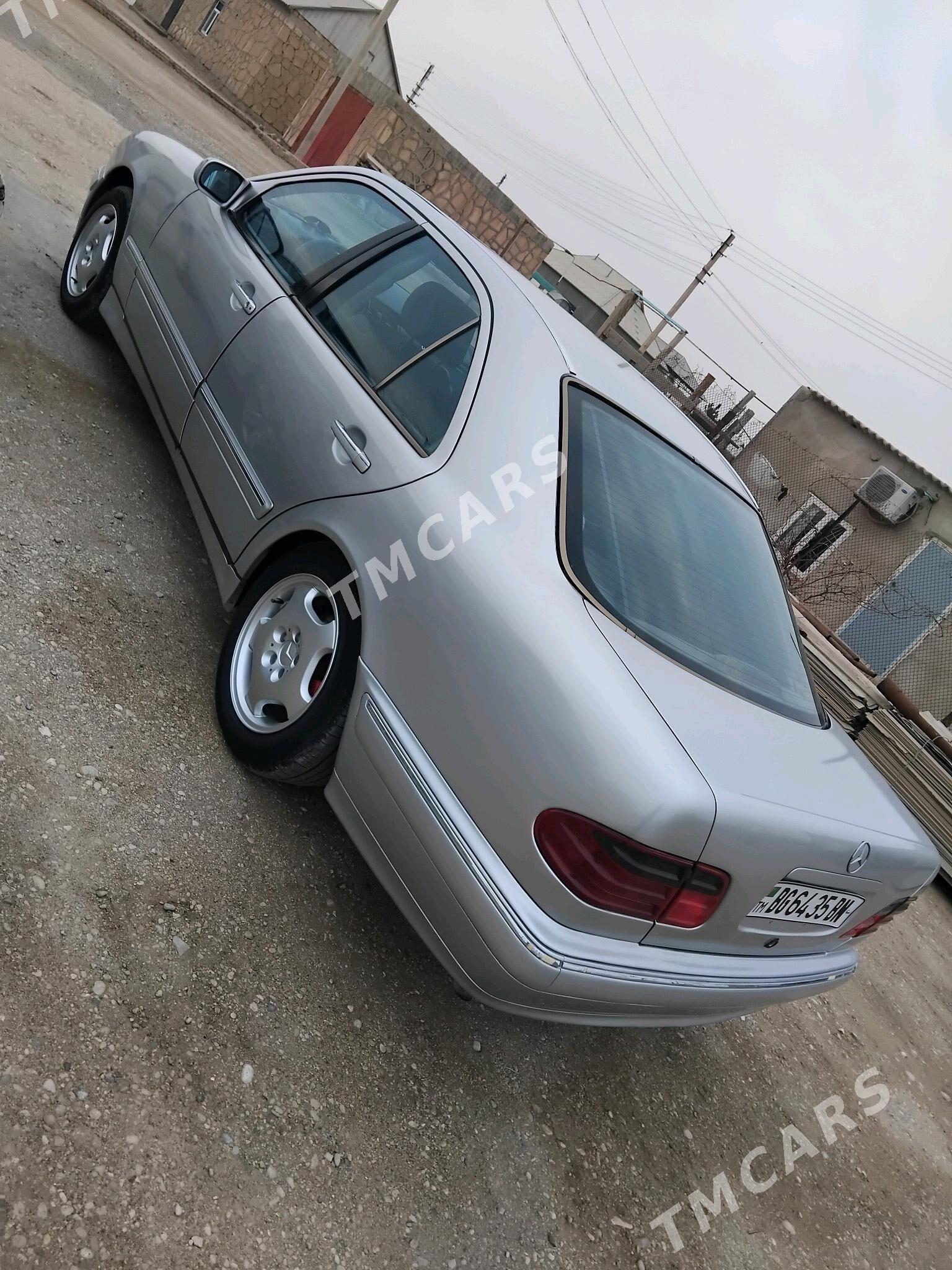 Mercedes-Benz E320 2001 - 90 000 TMT - Gumdag - img 3