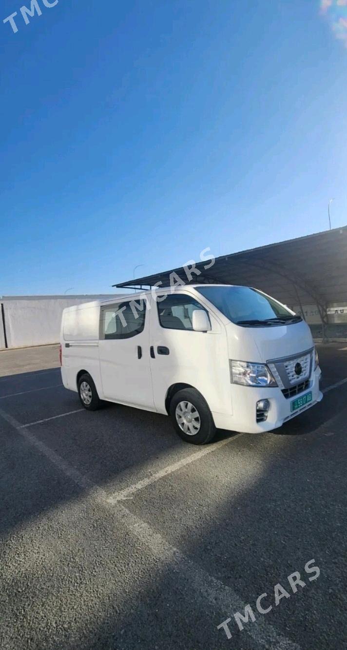 Nissan Urvan 2021 - 320 000 TMT - Мары - img 5